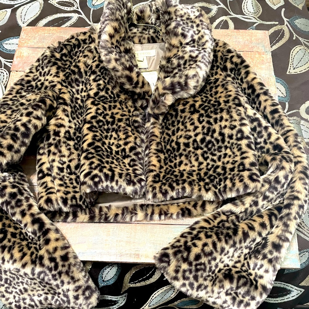 Stetson Women’s fur jacket size M still has tags!!